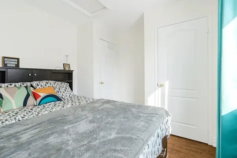 129 Sugarhill Drive Brampton ON L7A 3X4