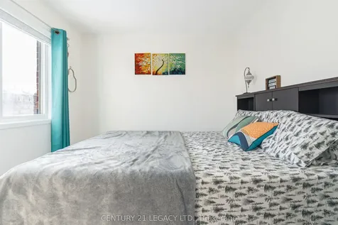 129 Sugarhill Drive Brampton ON L7A 3X4