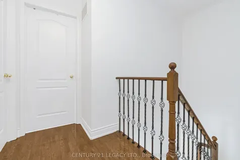 129 Sugarhill Drive Brampton ON L7A 3X4