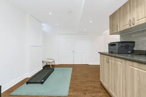 129 Sugarhill Drive Brampton ON L7A 3X4