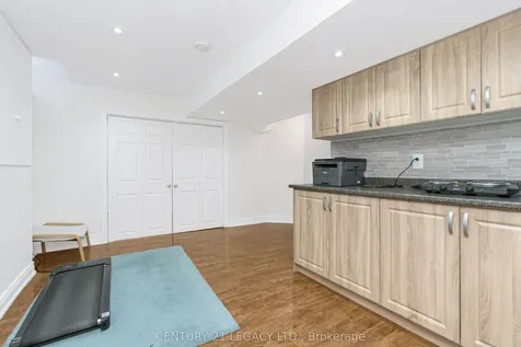 129 Sugarhill Drive Brampton ON L7A 3X4