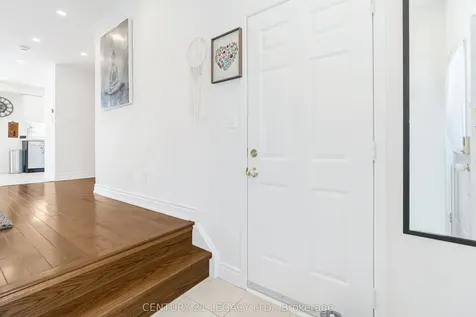 129 Sugarhill Drive Brampton ON L7A 3X4