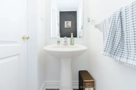 129 Sugarhill Drive Brampton ON L7A 3X4