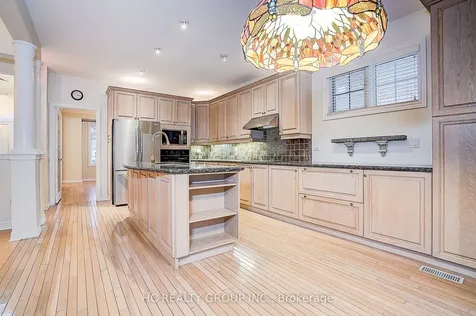 2175 Stavebank Road Mississauga ON L5C 1T3