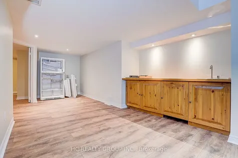 2175 Stavebank Road Mississauga ON L5C 1T3