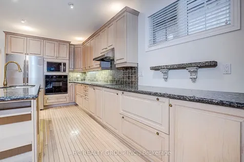 2175 Stavebank Road Mississauga ON L5C 1T3