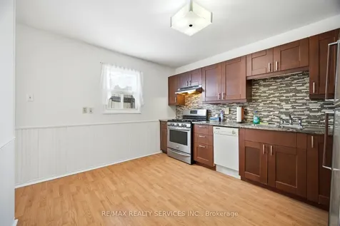 4 Huntington Court Brampton ON L6S 1S4