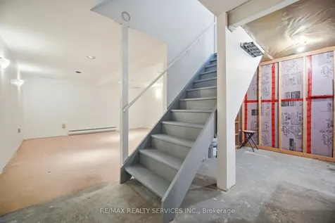 4 Huntington Court Brampton ON L6S 1S4