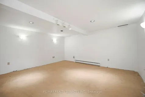 4 Huntington Court Brampton ON L6S 1S4