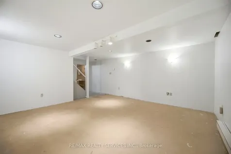 4 Huntington Court Brampton ON L6S 1S4