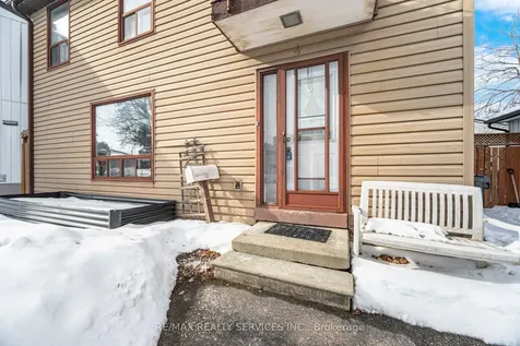 4 Huntington Court Brampton ON L6S 1S4