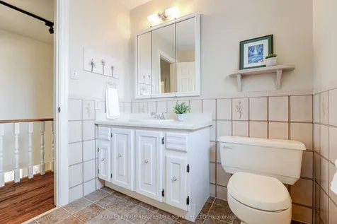 716 Cameron Court Mississauga ON L5C 3B9