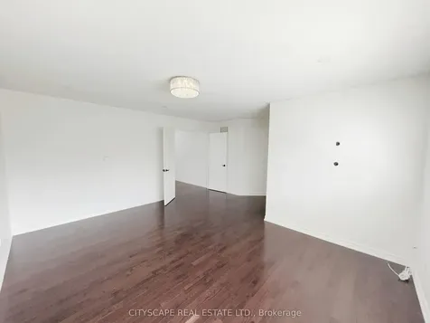 5476 Freshwater Drive Mississauga ON L5M 0J8