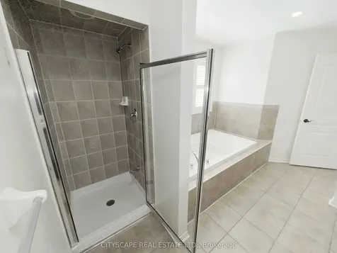 5476 Freshwater Drive Mississauga ON L5M 0J8