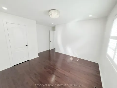 5476 Freshwater Drive Mississauga ON L5M 0J8