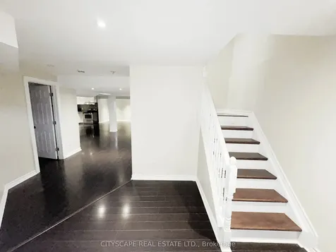 5476 Freshwater Drive Mississauga ON L5M 0J8