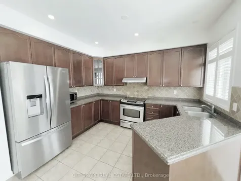5476 Freshwater Drive Mississauga ON L5M 0J8