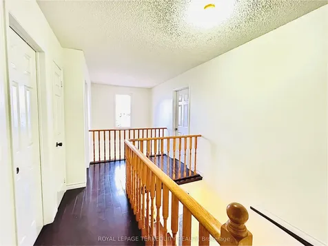 531 Loretta Court Mississauga ON L5B 3S2