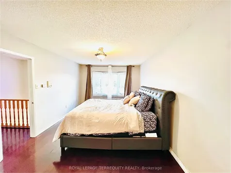 531 Loretta Court Mississauga ON L5B 3S2