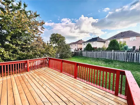 531 Loretta Court Mississauga ON L5B 3S2