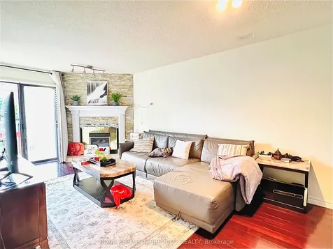 531 Loretta Court Mississauga ON L5B 3S2