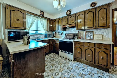 92 Skelton Boulevard Brampton ON L6V 2P6