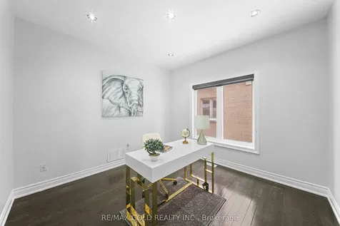 62 Bakersfield Road Brampton ON L6P 3Y5