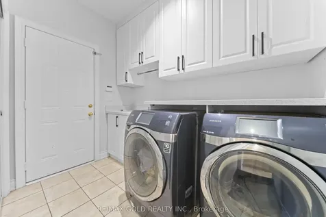 62 Bakersfield Road Brampton ON L6P 3Y5