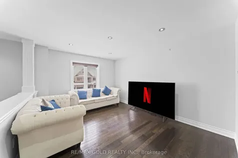 62 Bakersfield Road Brampton ON L6P 3Y5