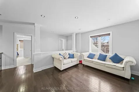 62 Bakersfield Road Brampton ON L6P 3Y5