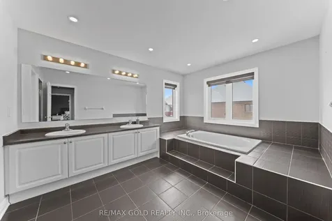 62 Bakersfield Road Brampton ON L6P 3Y5