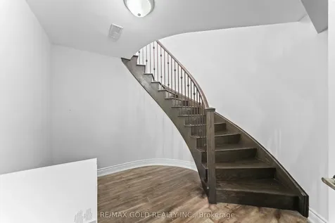 62 Bakersfield Road Brampton ON L6P 3Y5