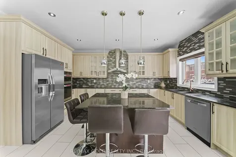 62 Bakersfield Road Brampton ON L6P 3Y5