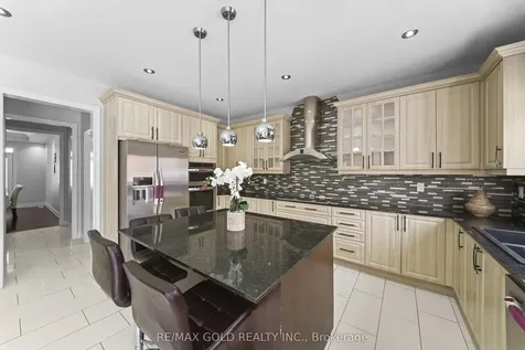 62 Bakersfield Road Brampton ON L6P 3Y5