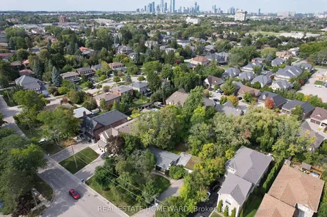 2441 Old Carriage Road Mississauga ON L5C 1Y6