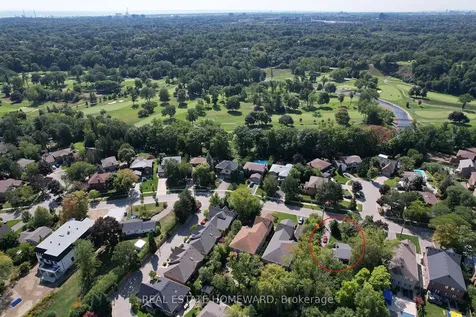 2441 Old Carriage Road Mississauga ON L5C 1Y6