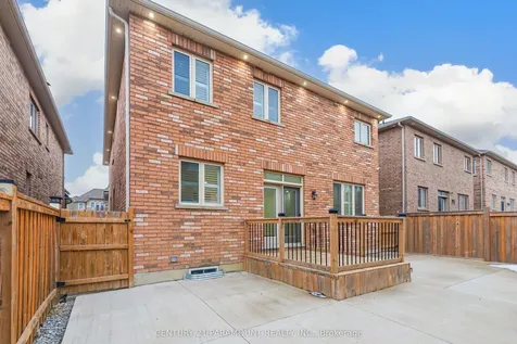 28 Clockwork Drive Brampton ON L7A 4R8