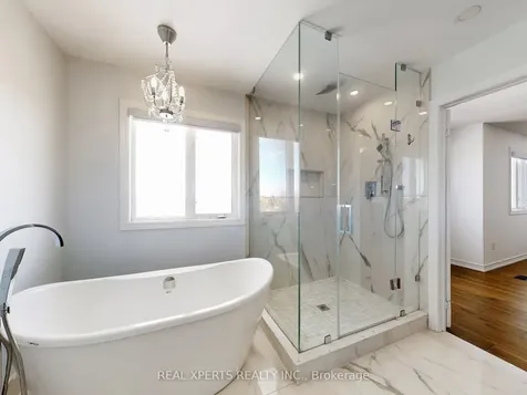 6786 Kazoo Court Mississauga ON L5W 1T4
