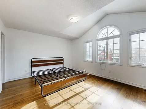 6786 Kazoo Court Mississauga ON L5W 1T4