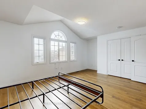 6786 Kazoo Court Mississauga ON L5W 1T4