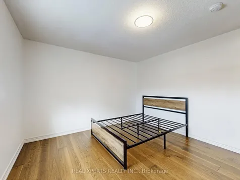 6786 Kazoo Court Mississauga ON L5W 1T4