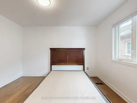 6786 Kazoo Court Mississauga ON L5W 1T4