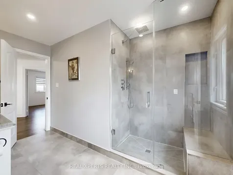 6786 Kazoo Court Mississauga ON L5W 1T4