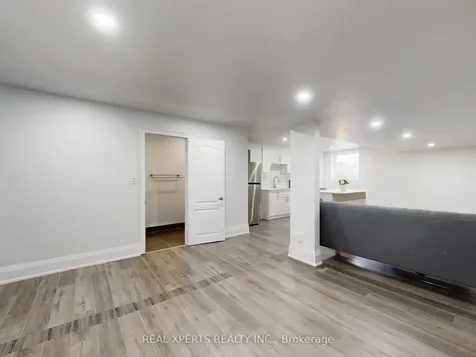6786 Kazoo Court Mississauga ON L5W 1T4
