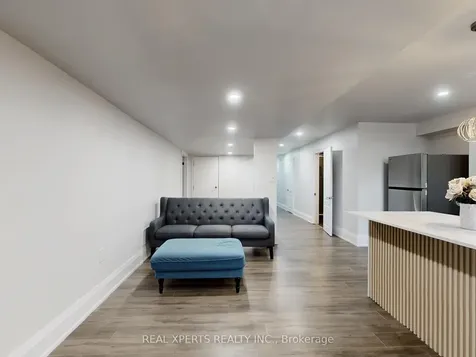 6786 Kazoo Court Mississauga ON L5W 1T4