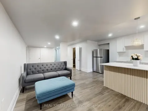 6786 Kazoo Court Mississauga ON L5W 1T4