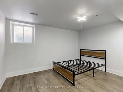 6786 Kazoo Court Mississauga ON L5W 1T4