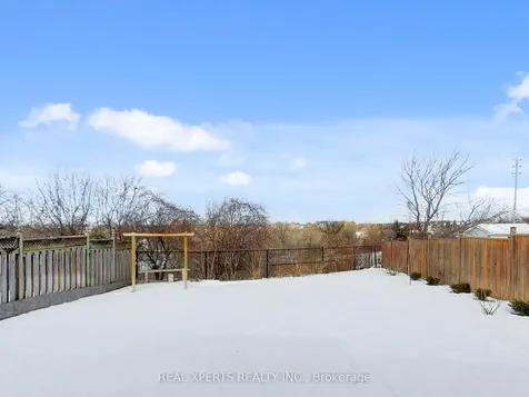 6786 Kazoo Court Mississauga ON L5W 1T4