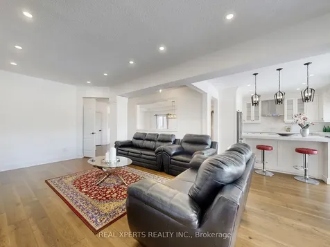 6786 Kazoo Court Mississauga ON L5W 1T4