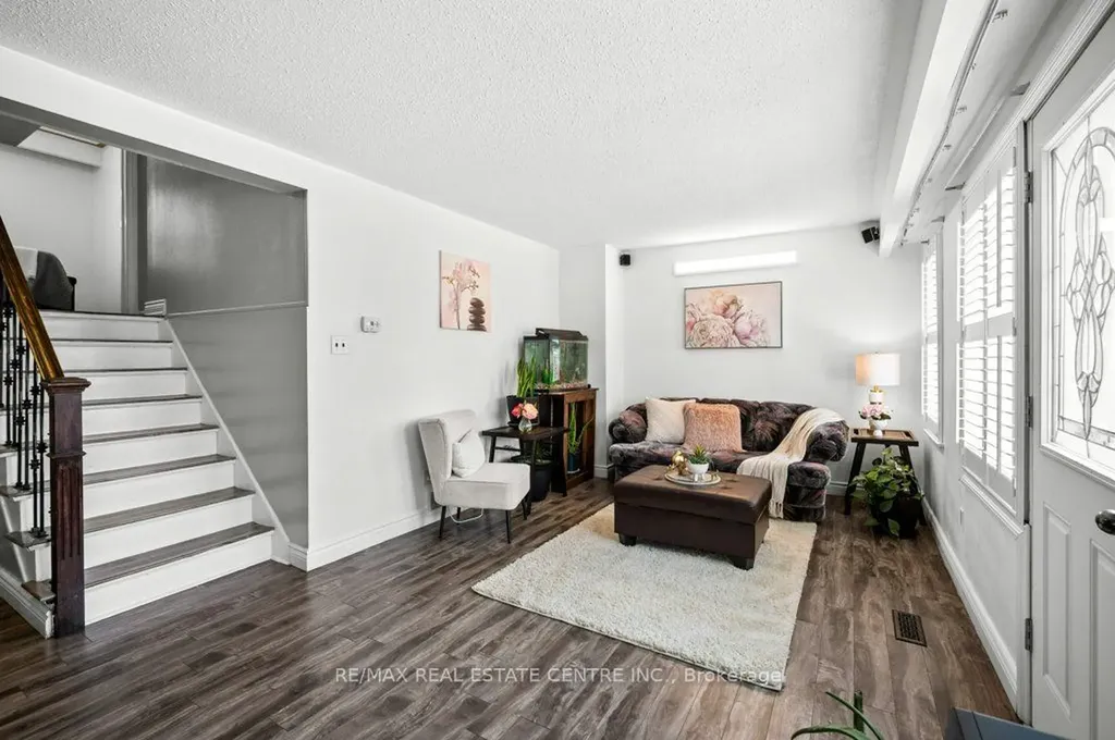 7255 Dooley Drive Mississauga ON L4T 2S7
